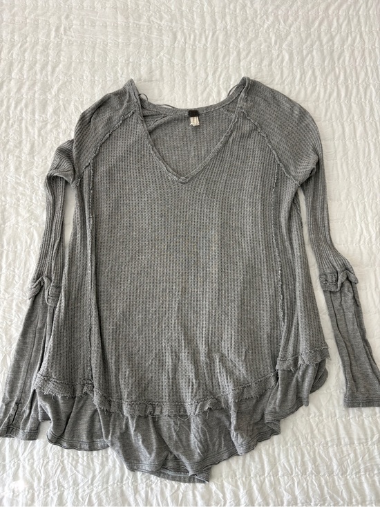 We The Free Tops - We The Free Gray Waffle-Knit V-Neck Long Sleeve Top